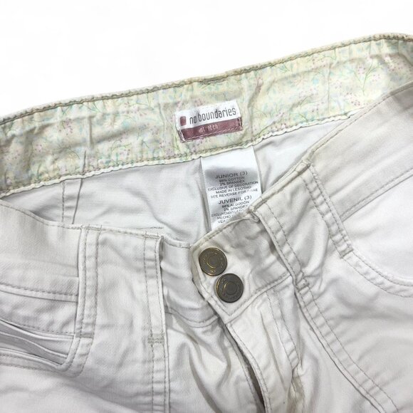 Vintage Y2K No Boundaries Ivory‎ Cargo Shorts Streetwear Size 3 - Picture 3 of 7